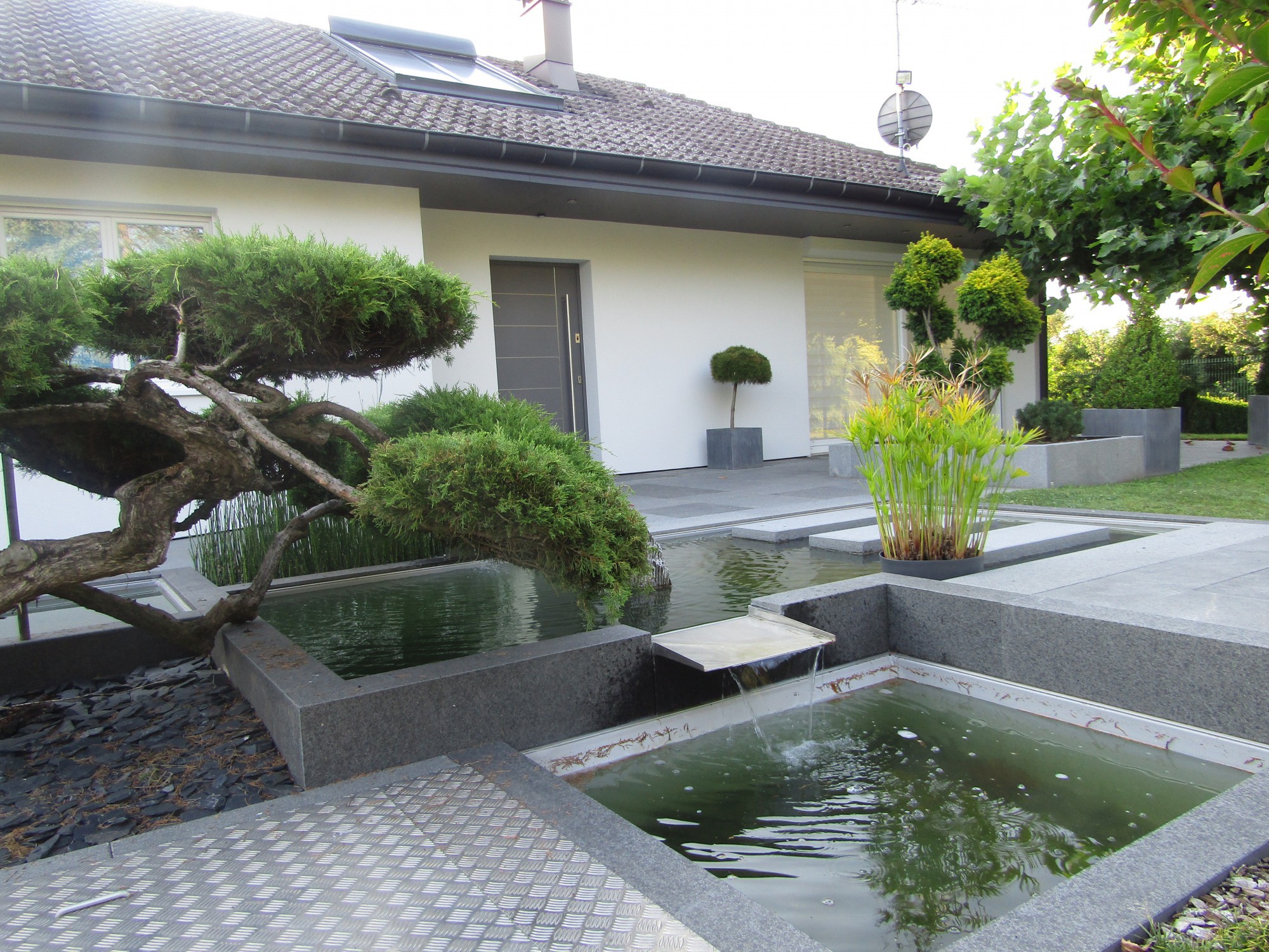 FONTAINE EXTÉRIEUR DE JARDIN EN PIERRE RECONSTITUÉE ALSACE-A